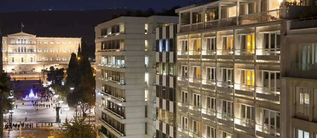 ELECTRA HOTEL ATHENS в 36 км от аэропорта и в 15 км от нашей клиники