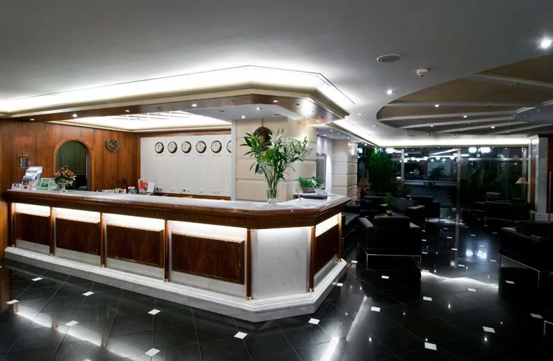 OASIS HOTEL в 28 км от аэропорта и в 1 км от нашей клиники